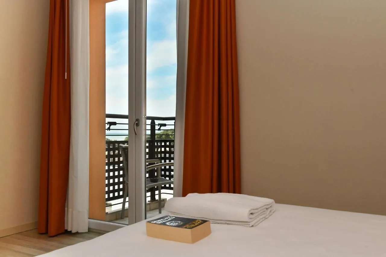 Hotel Vienna Lido di Jesolo 3*,